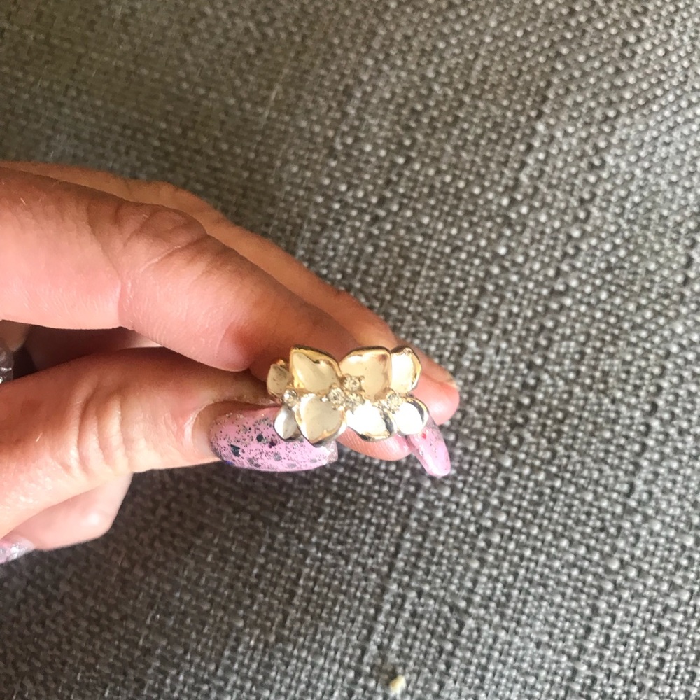 Triple flower ring